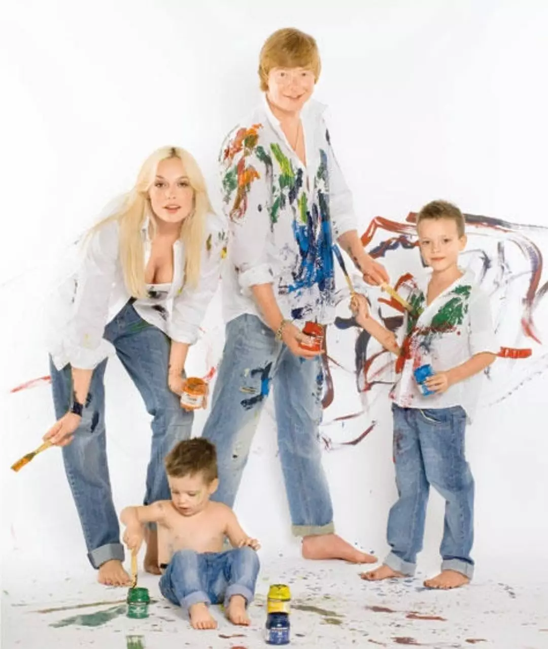 Андрей Григорьев-Апполонов с женой и детьми