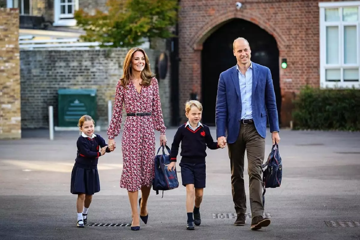 Кейт Миддлтон и принц Уильям ведут детей в школу