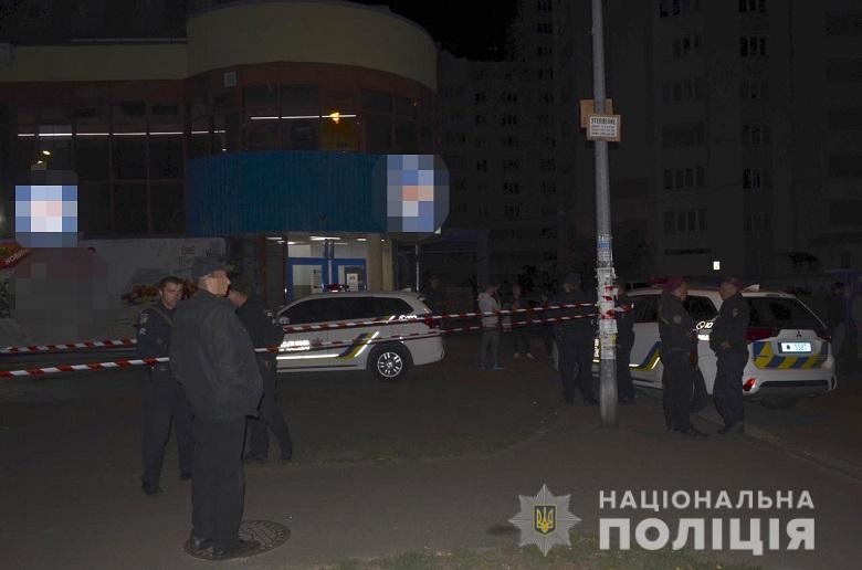 В Киеве полицейского избили из-за просьбы не шуметь