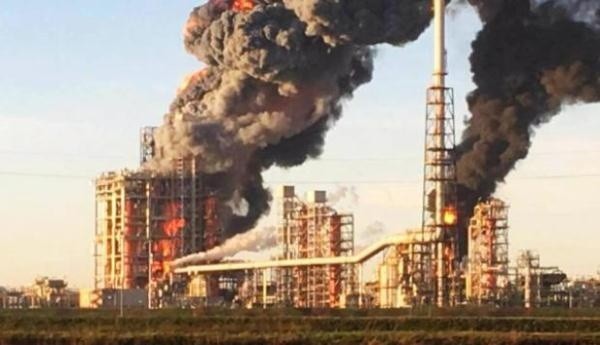 Взрыв на нефтеперерабатывающем заводе в Италии