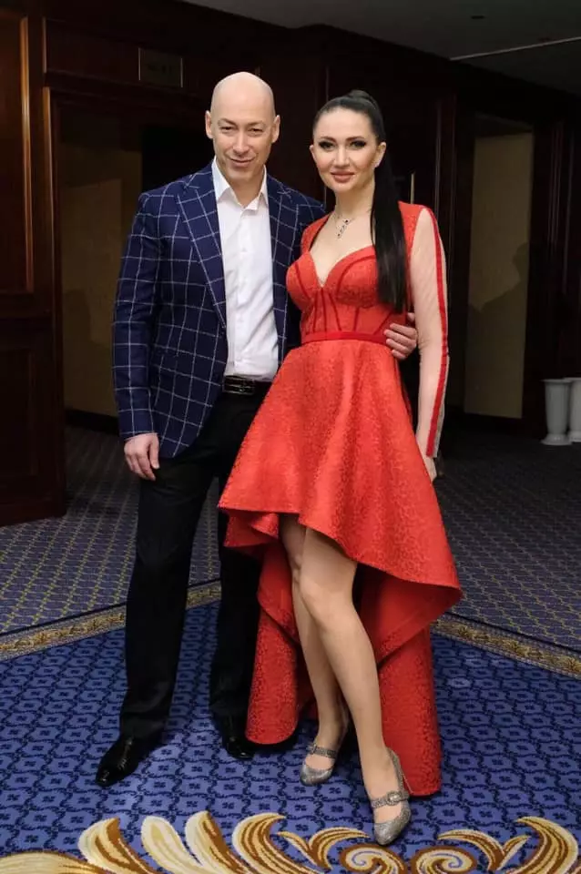 Дмитрий Гордон с супругой Алесей Бацман
