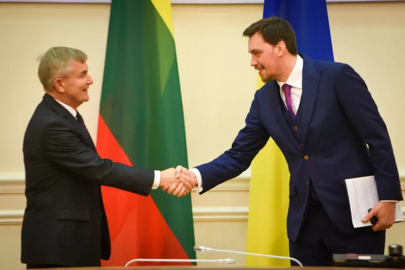 Викторас Пранцкетис (слева) и Алексей Гончарук. Фото: Кабинет министров Украины