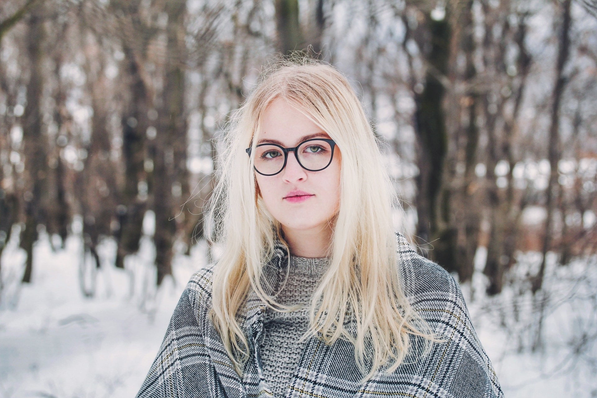 Волос в декабре. Pale blonde in the Woods.