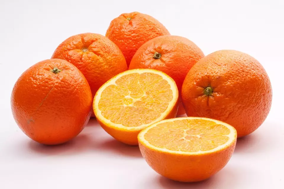 У пористых апельсинов – толстая кожица