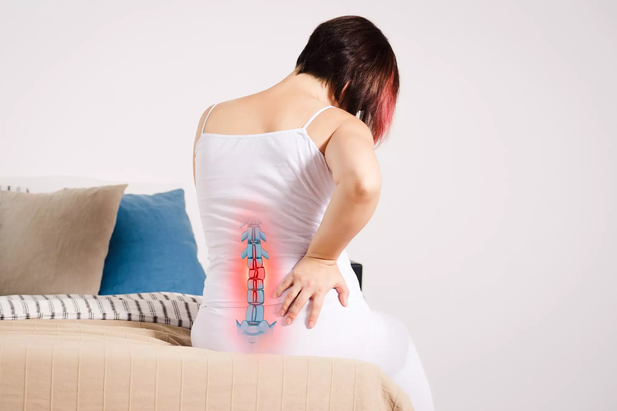 Болі в спині при протрузії або грижі хребта можна прибрати без операції