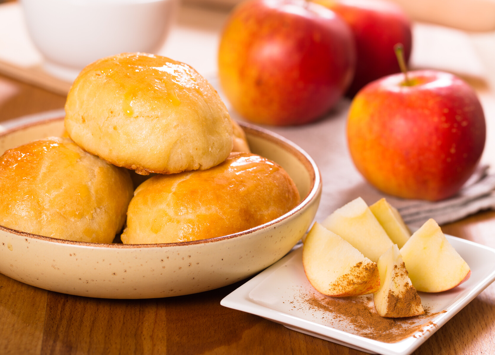 Быстрые пирожки с яблоками в духовке
