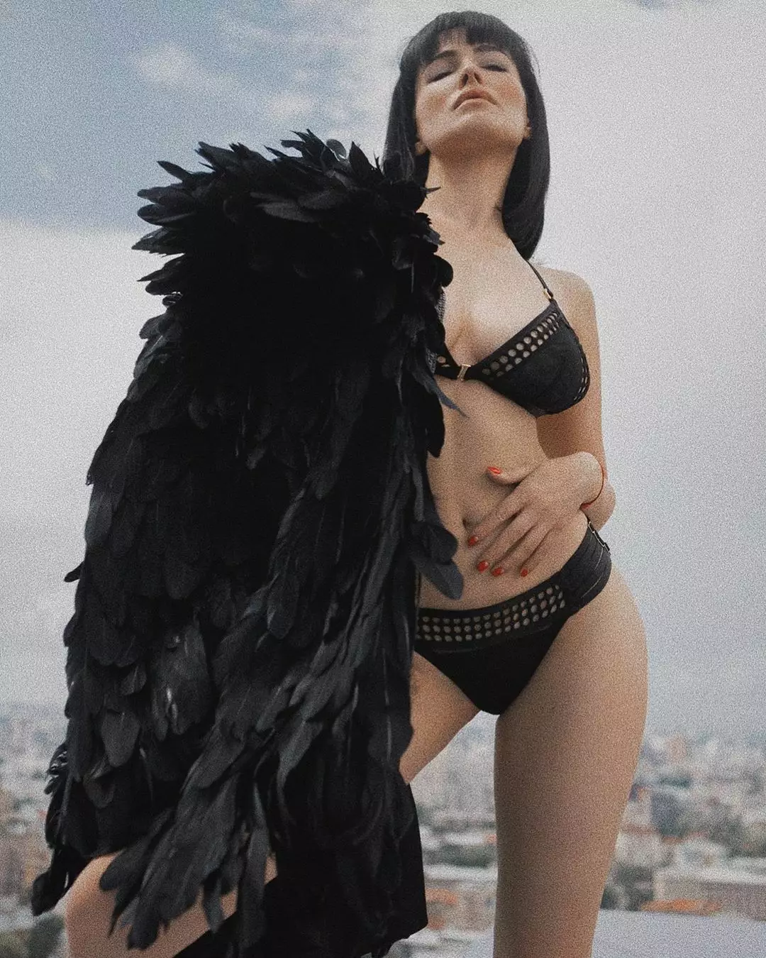 Даша Астафьева показала кадры из сексуальной фотосессии