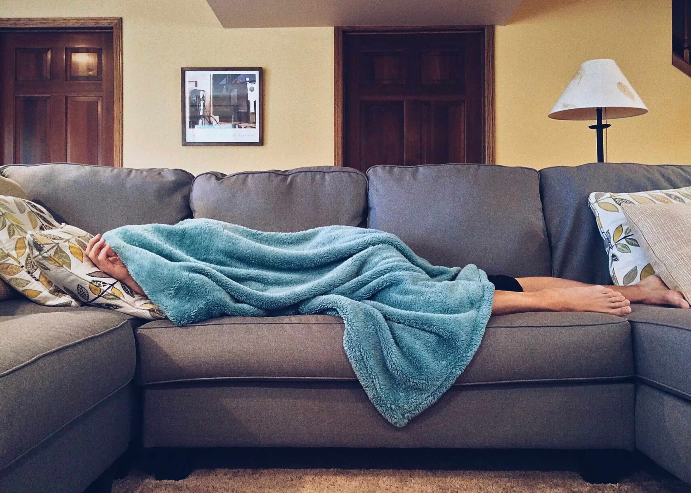 Сонливость и высокая температура – признаки и гриппа, и коронавируса
