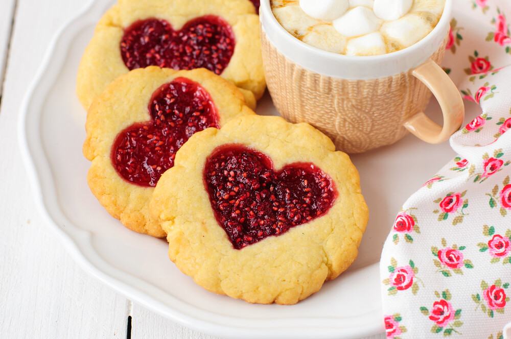 Домашнее печенье в виде сердечек на День святого Валентина