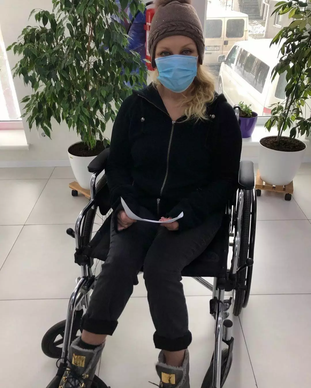 Таїсія Повалій в інвалідному візку