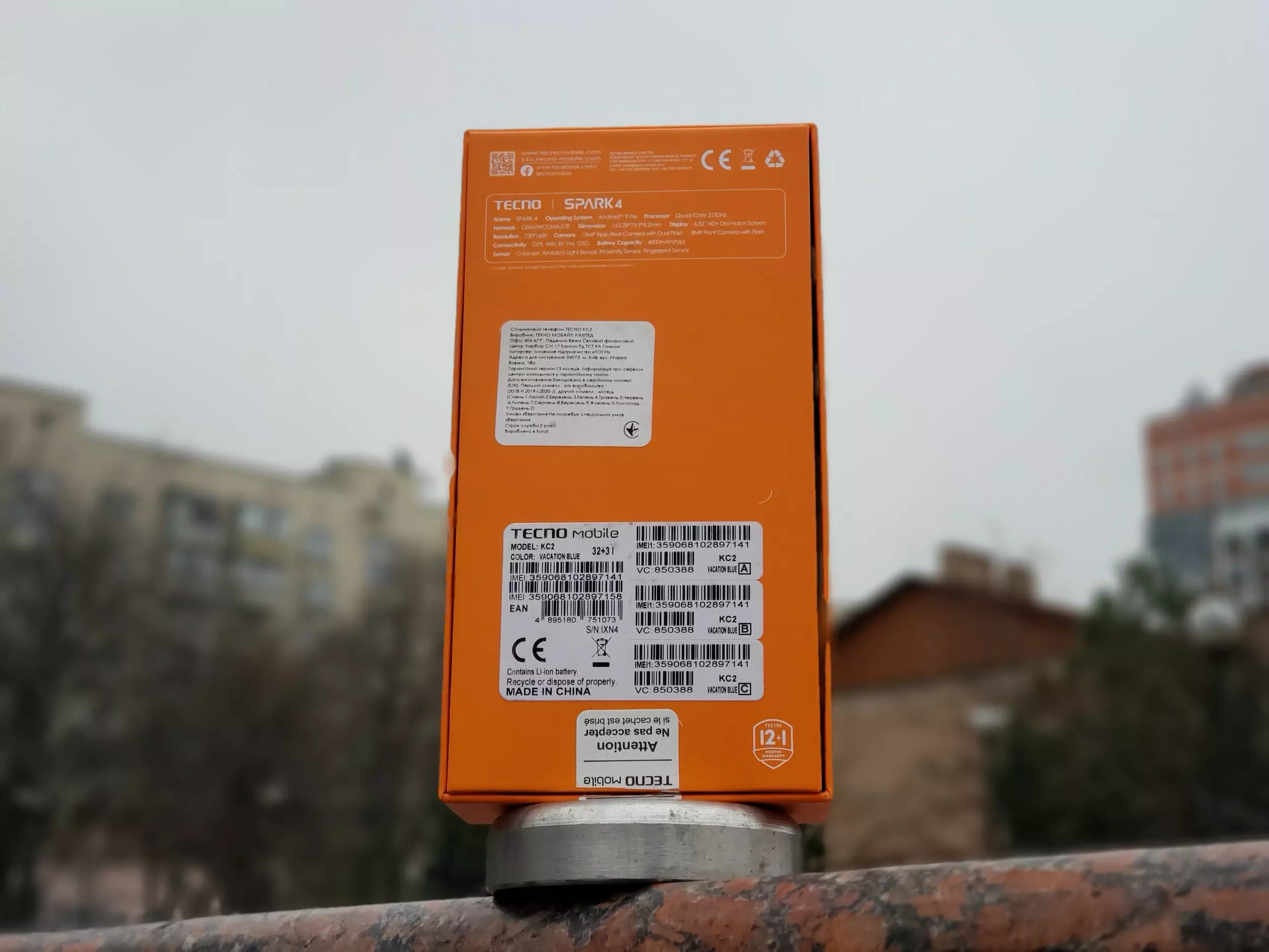 Tecno Spark 4 – упаковка с тыльной стороны