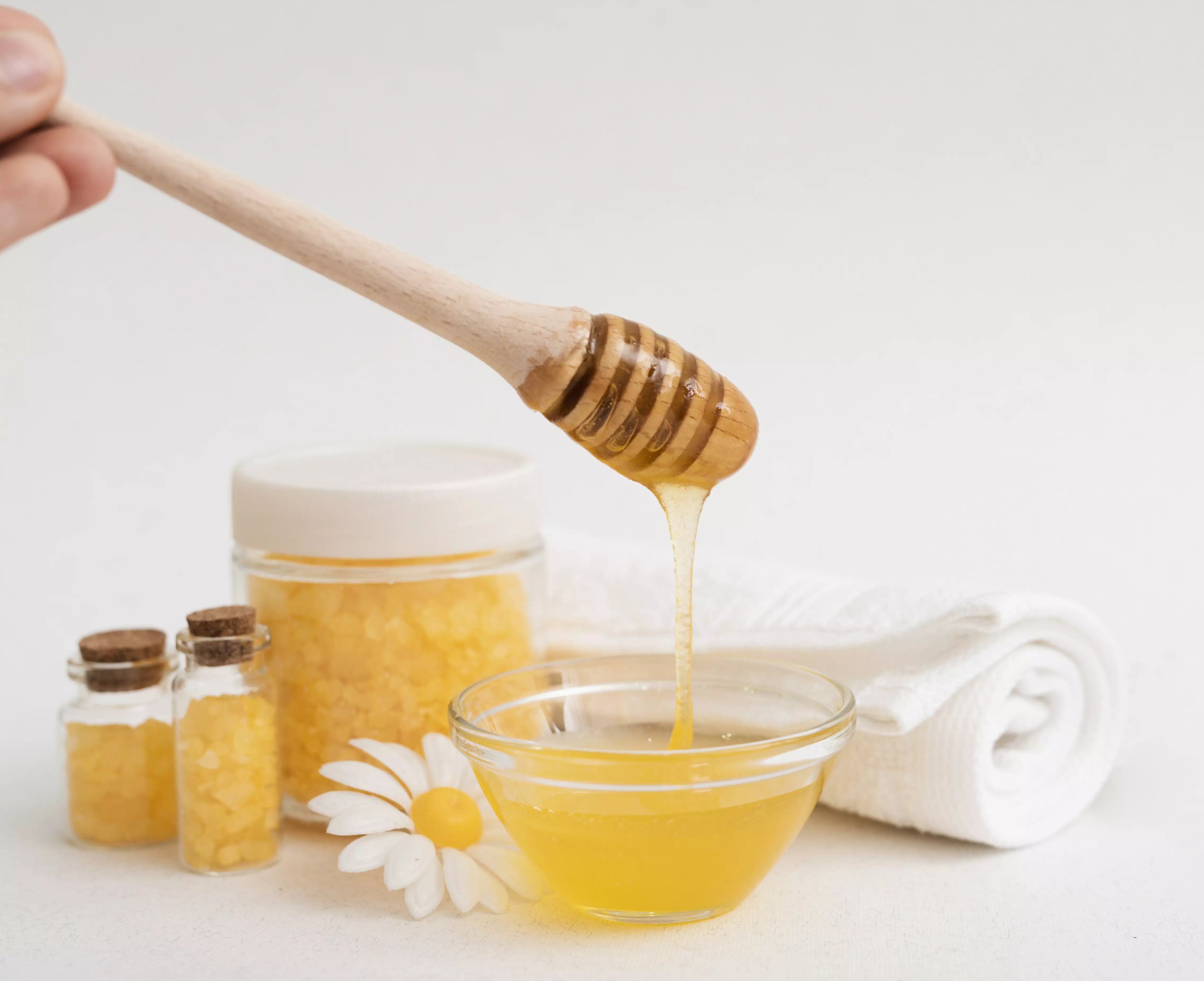 Маска для волос в домашних условиях с медом и солью