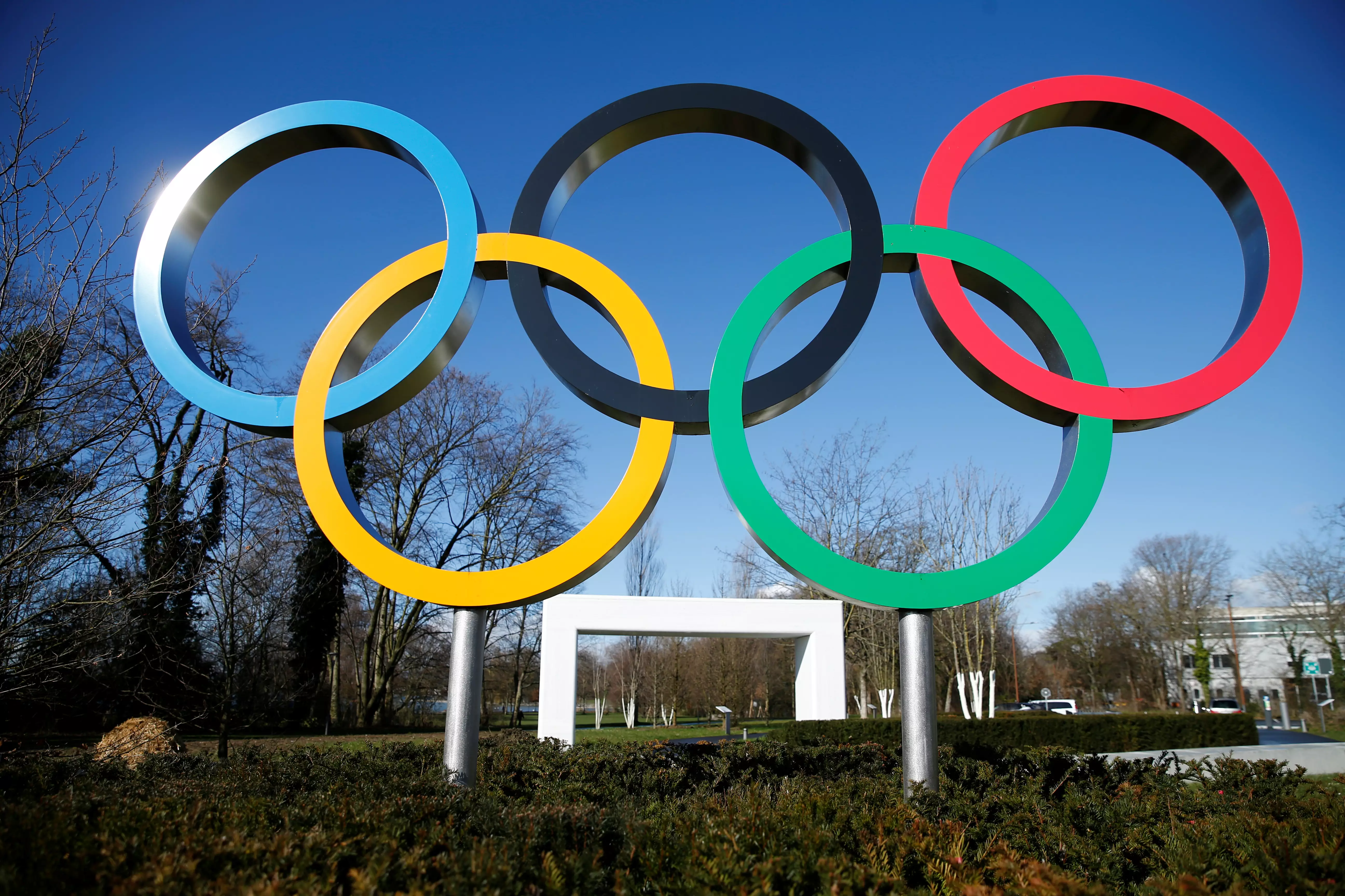 Олимпийские кольца у штабквартиры МОК