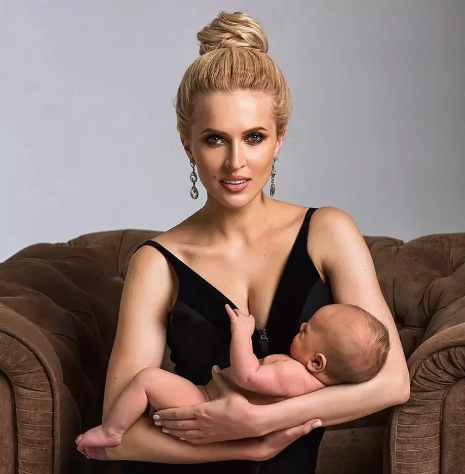 Аня Гресь з дитиною