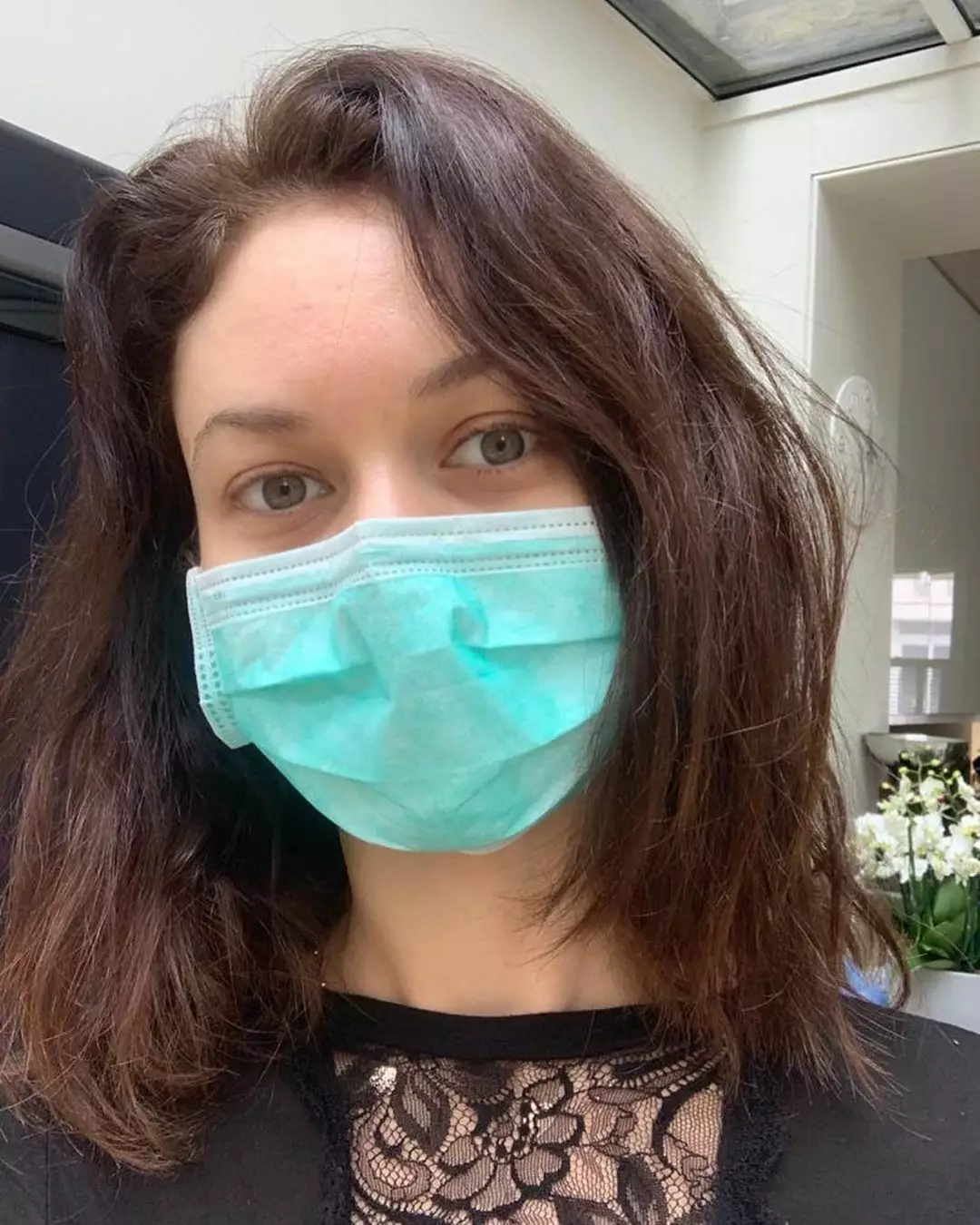 Ольга Куриленко борется с коронавирусом