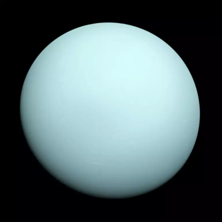 Планета Уран, що була сфотографована "Вояджером-2" в 1986 році з відстані в 81 тис. км