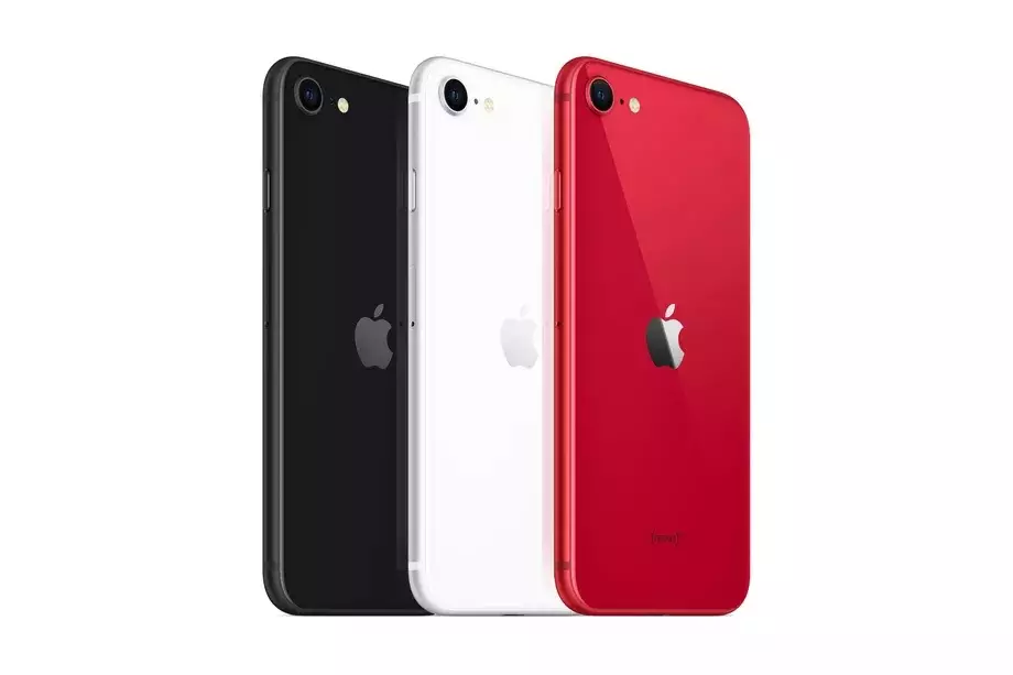 Вариантов цвета корпуса у iPhone SE всего три — черный, белый и красный Product RED