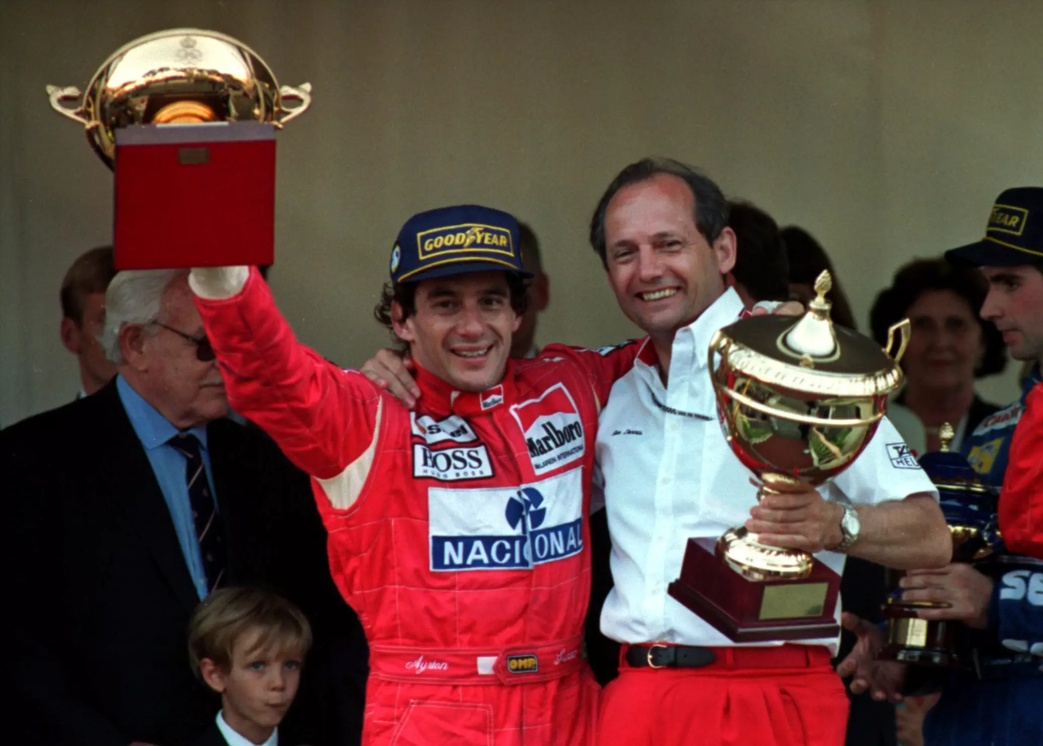 Айртон Сенна празднует победу на Гран-при Монако-1993