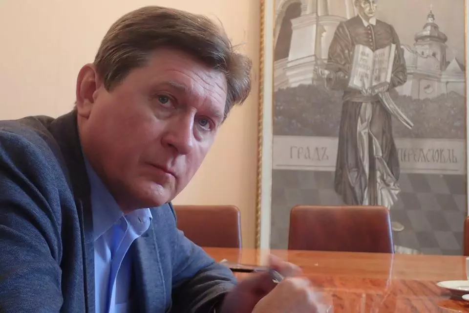 Политолог Владимир Фесенко опасается, что Чернышов откажется от назначения, потому что вместо работы ему придется постоянно заниматься разборками в судах.