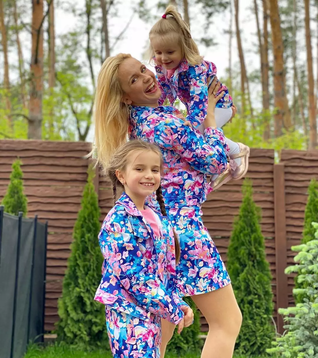 Лилия Ребрик с дочками