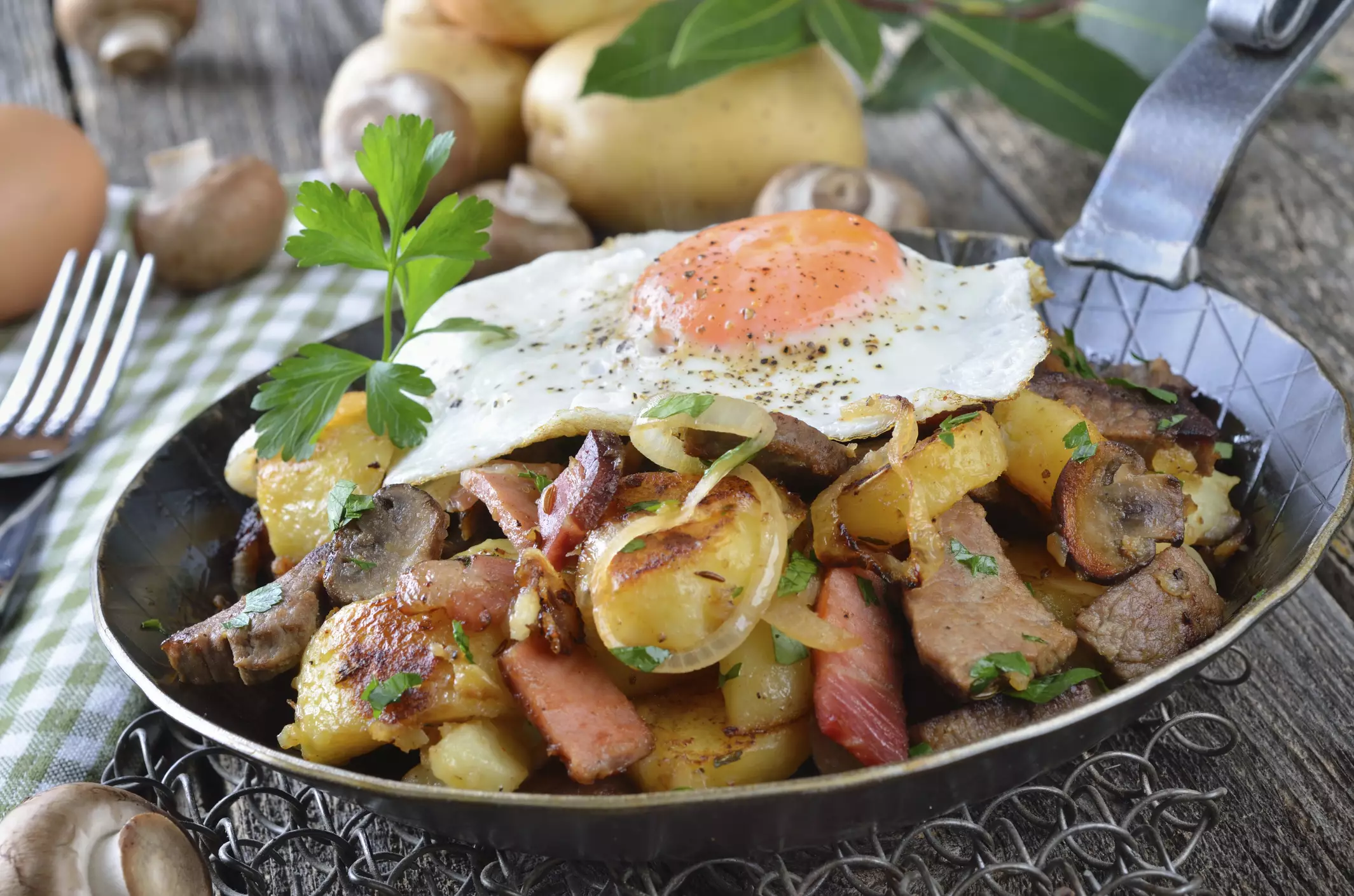 Картофель по-деревенски запеченный в духовке: рецепт с фото