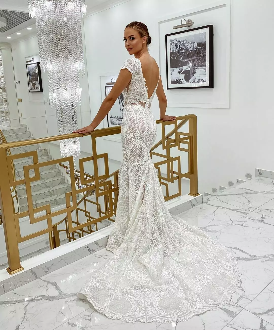 Вікторія Маремуха показала весільні сукні