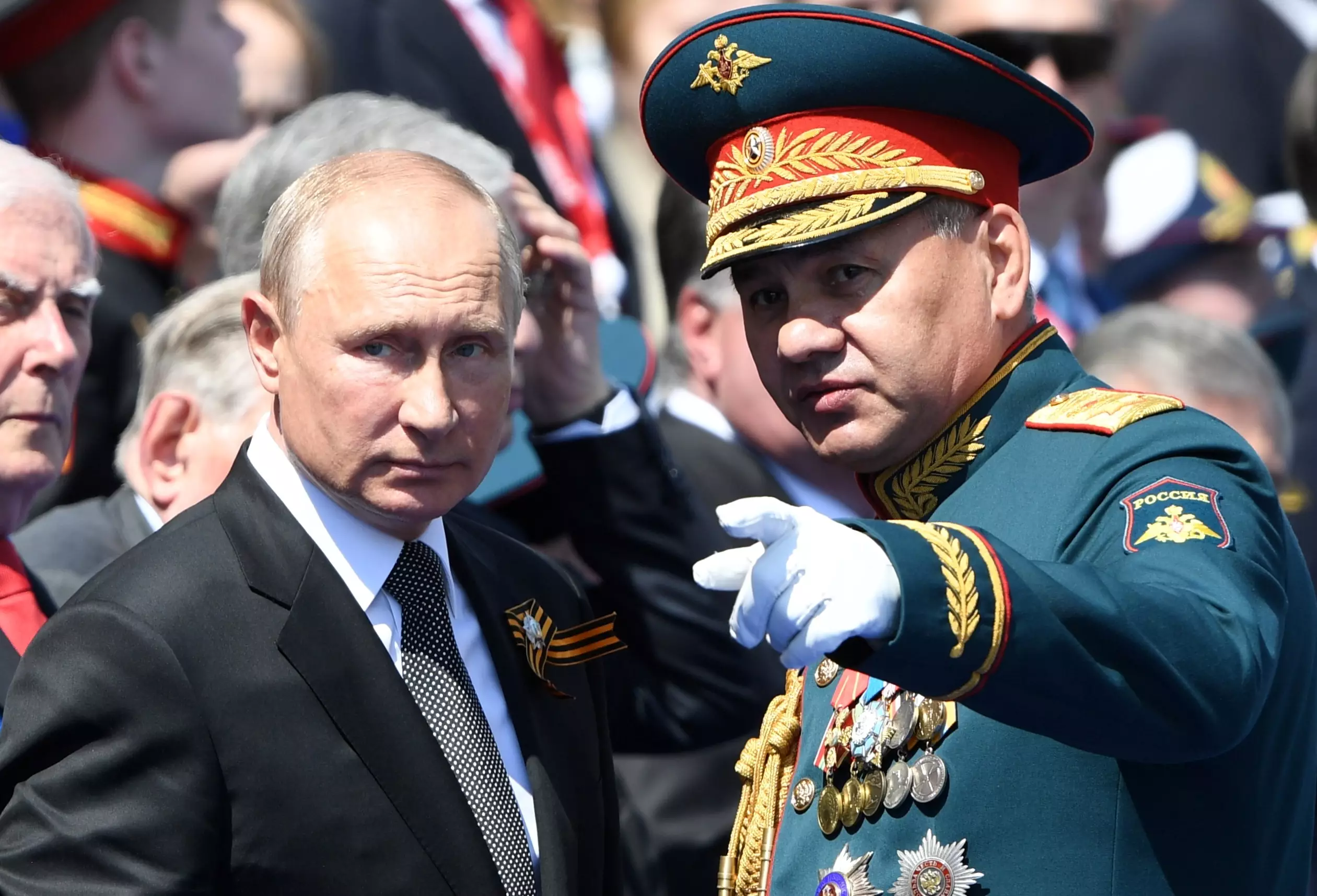 Путин и Шойгу (справа)