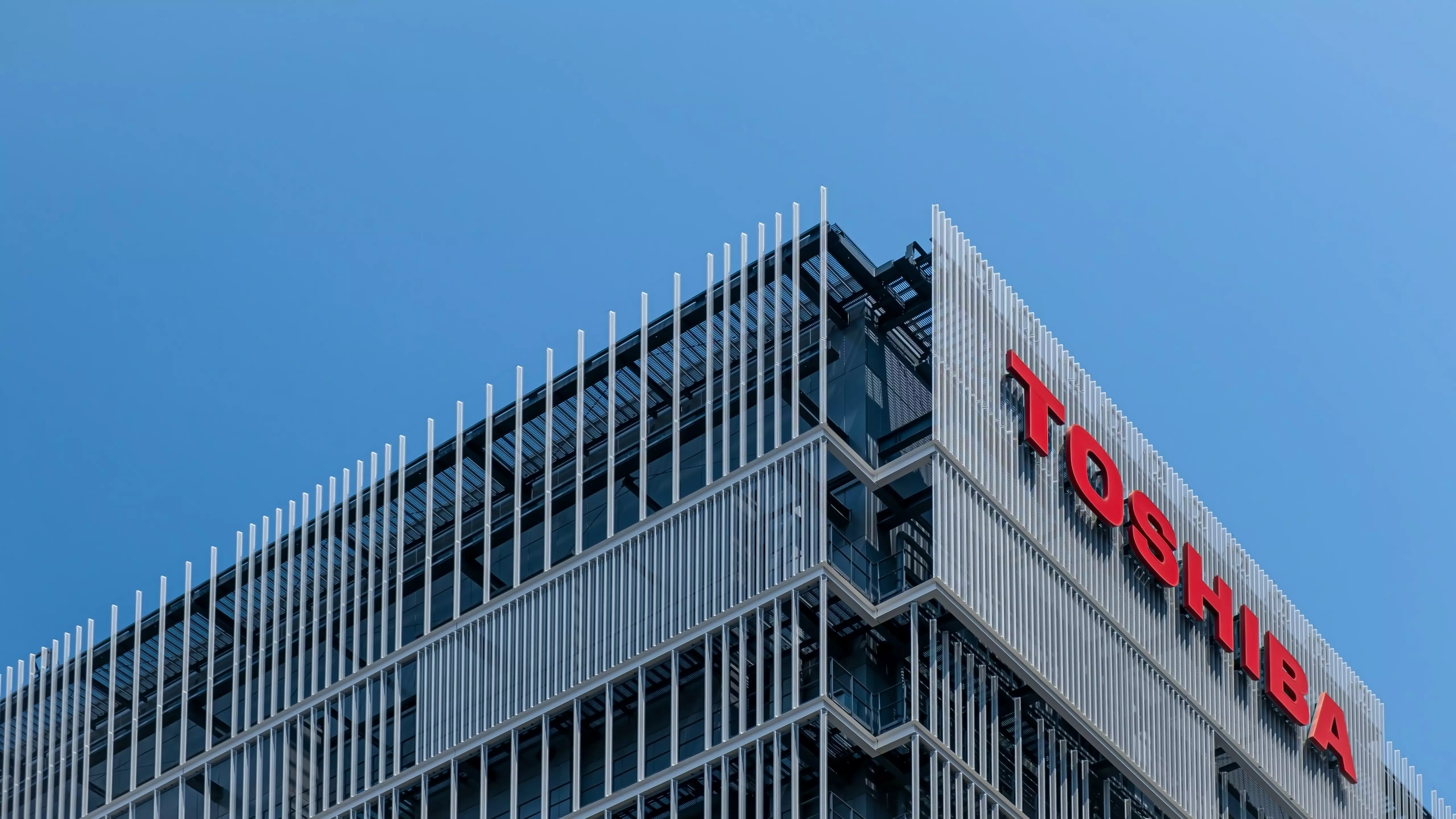 Toshiba продала Sharp 19,9% акцій Dynabook, що залишилися