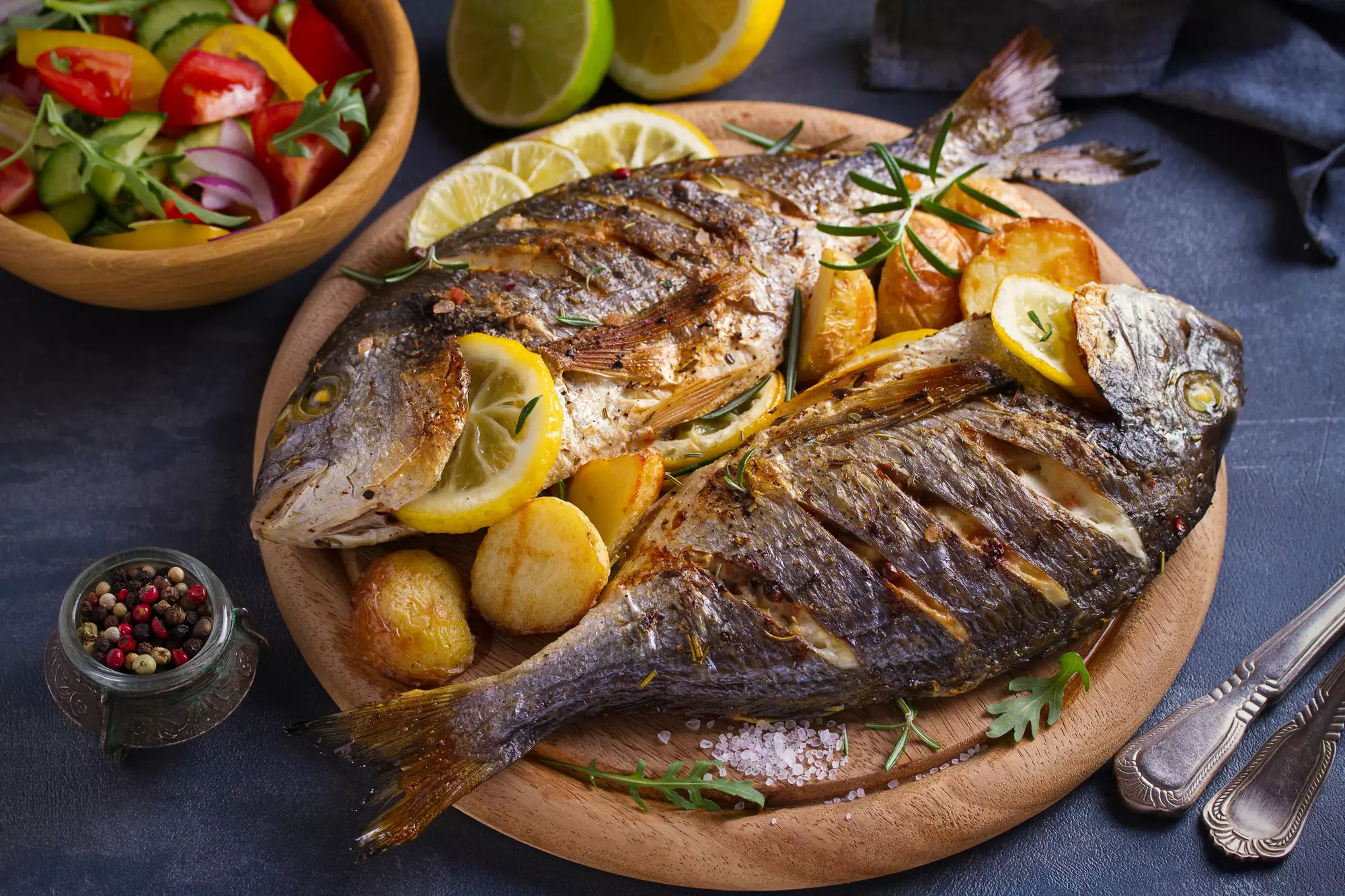 Запеченная рыба в фольге — лучшие рецепты