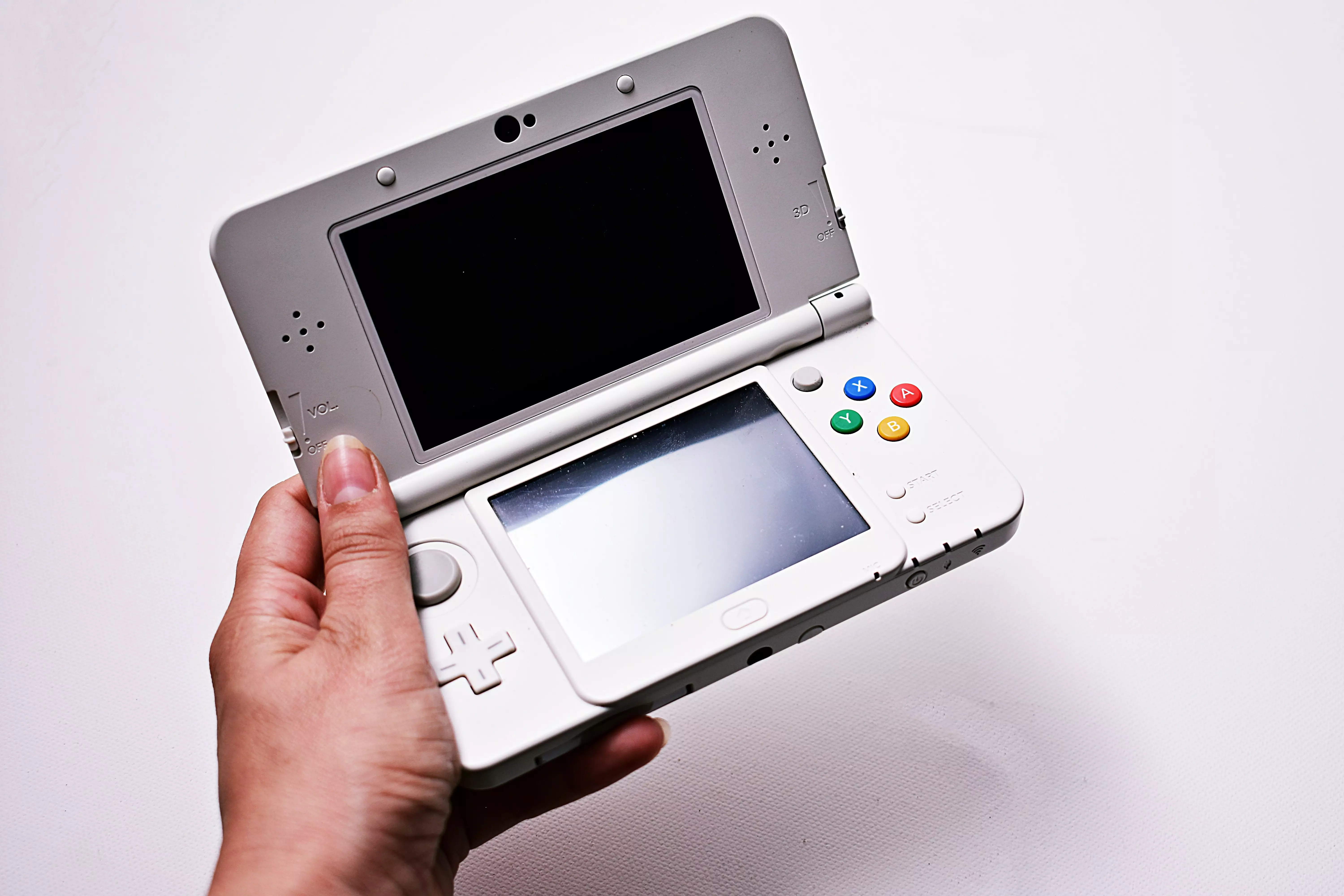 Nintendo закрила випуск "портативки" 3DS