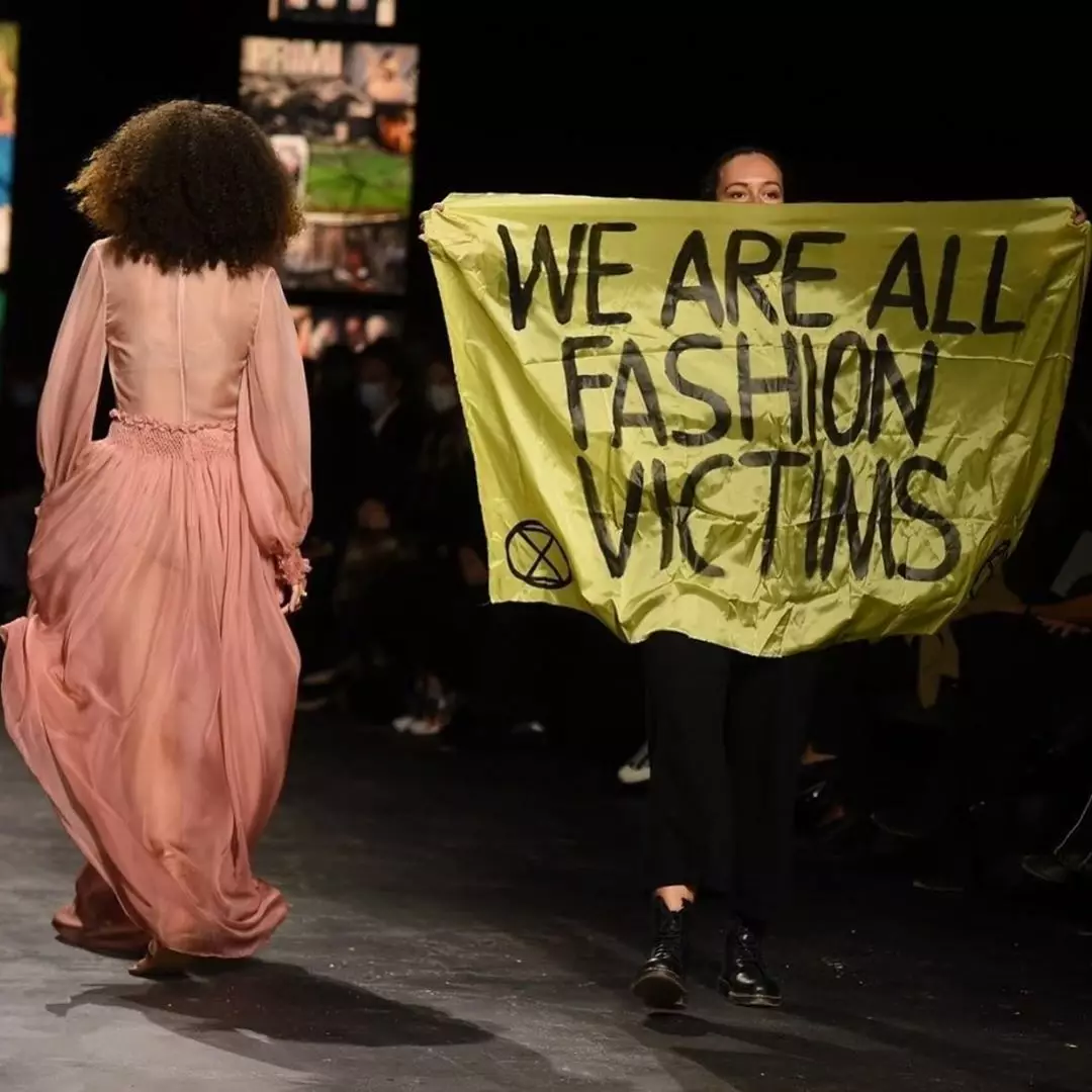 Екоактивістка намагалася зірвати показ Dior