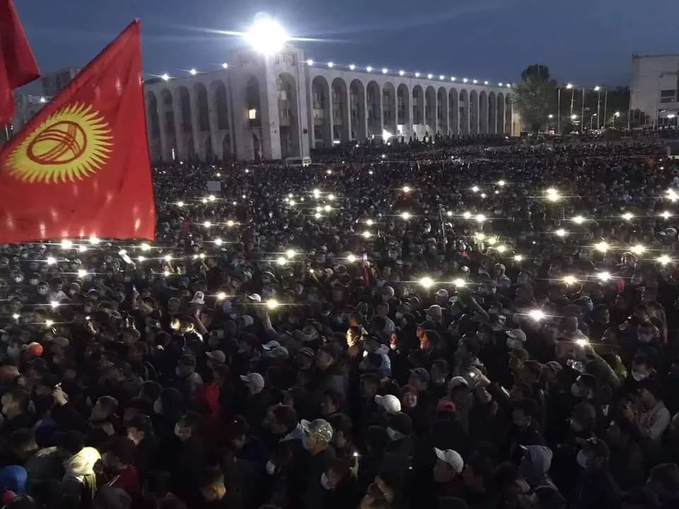 Протесты в Бишкеке. Фото: facebook.com/altynai.omurbekova