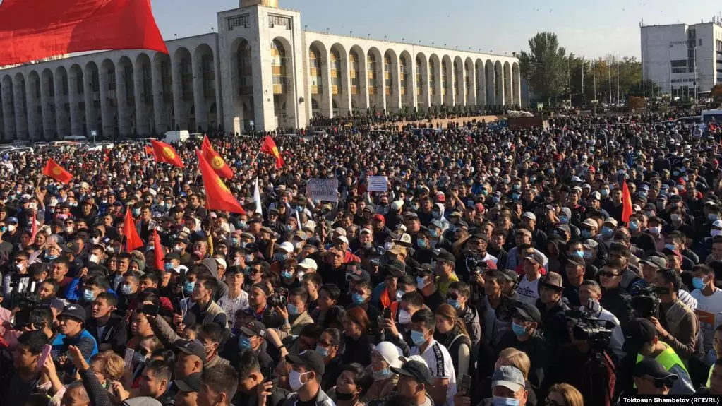 Протесты в Бишкеке. Фото: rus.azattyk.org/