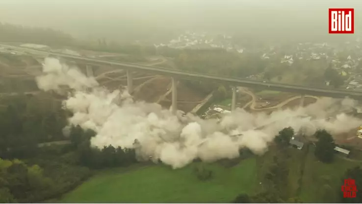 В Германии взорвали мост