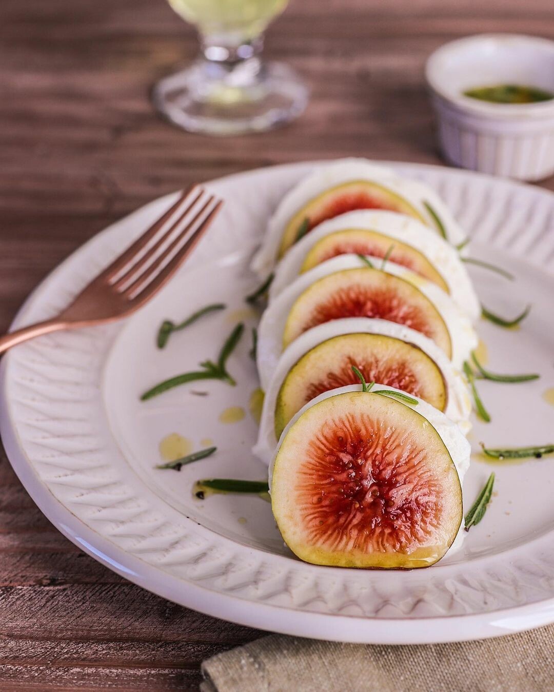 How To Eat Figs: A Guide From An Etiquette Expert