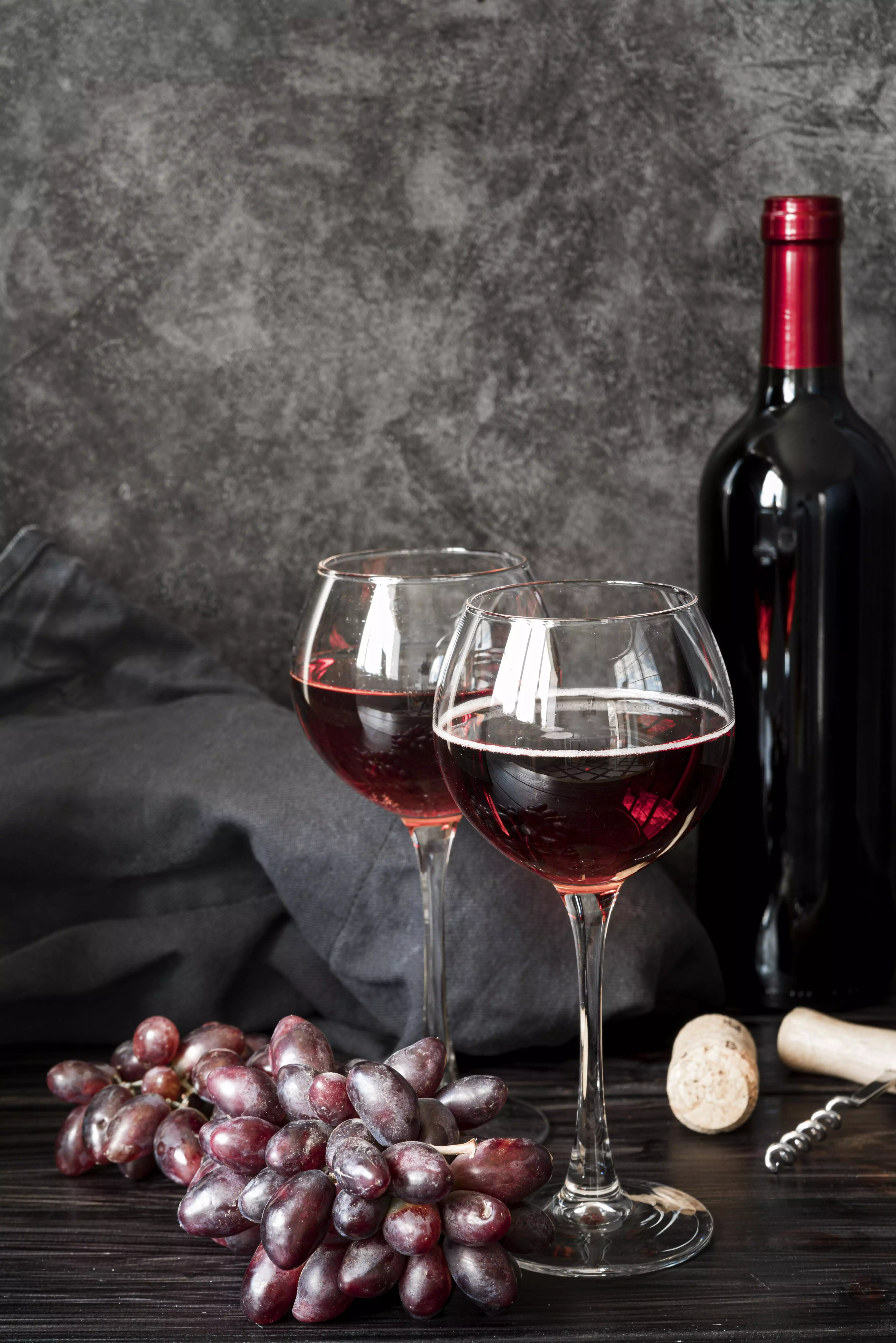 Тельці віддають перевагу класиці, їхні коктейлі мають бути на основі червоного вина