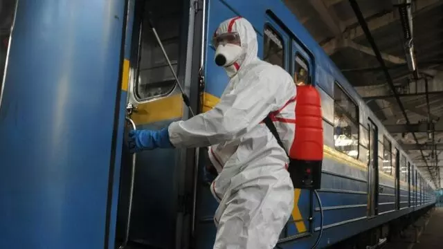 Карантинная мера – дезинфекция составов метро в Киеве