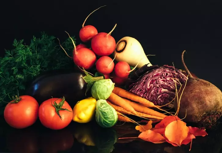 Снизить  влияние УФ-лучей на кожу помогут овощи, особенно красные и оранжевые