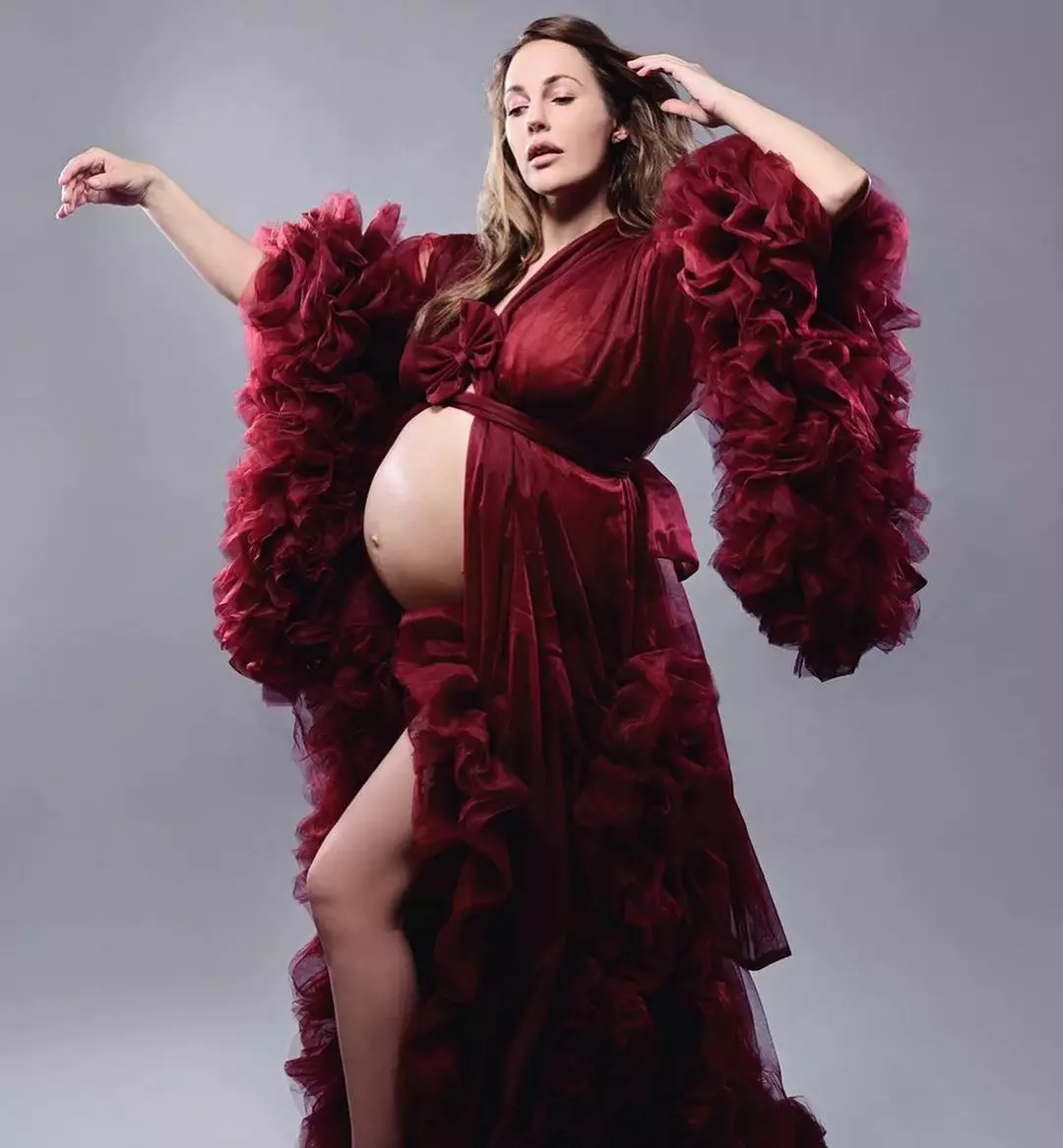 Мерьем Узерли на последнем месяце беременности