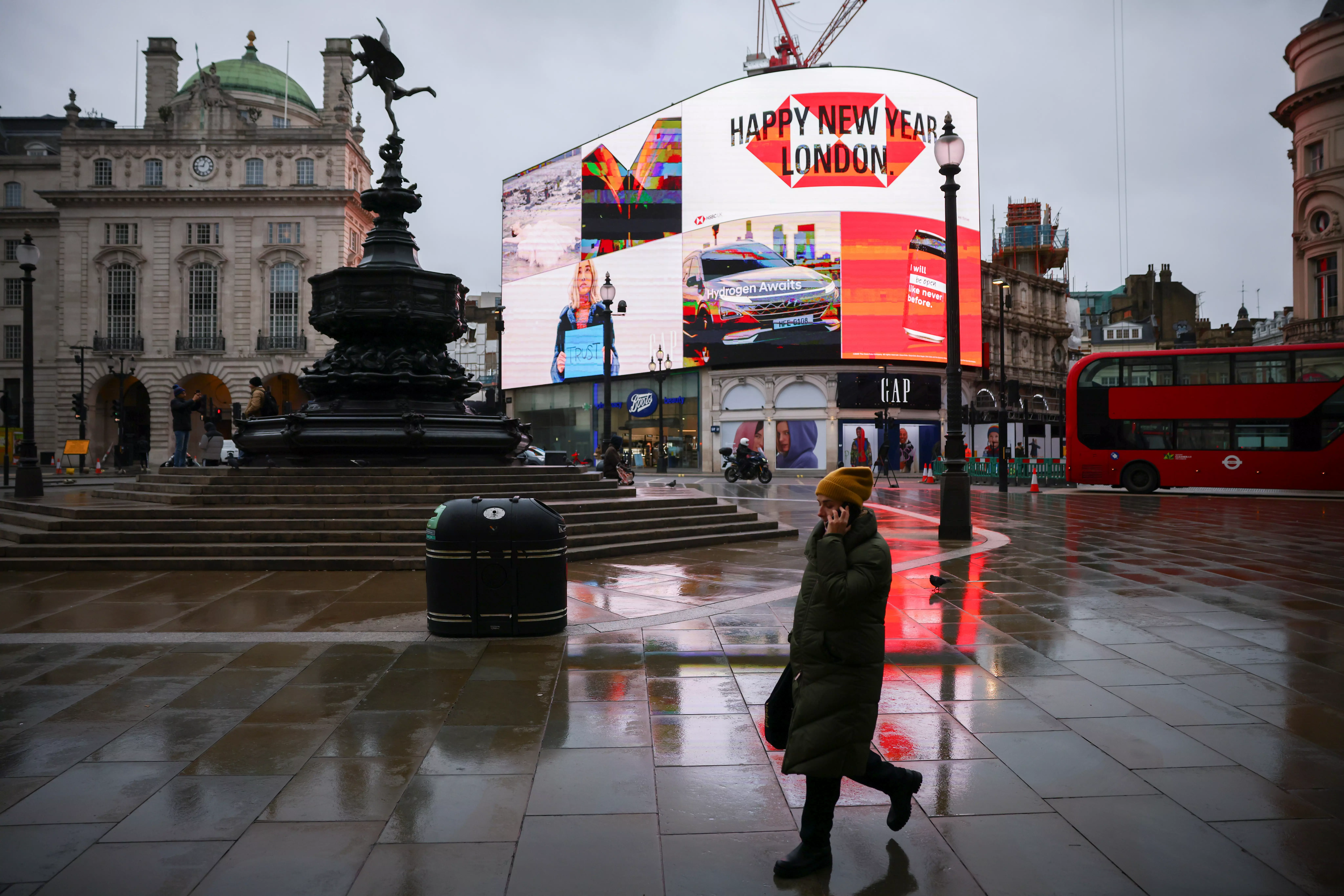 Опустевшая Пикадилли-серкус в Лондоне . Фото: REUTERS/Henry Nicholls