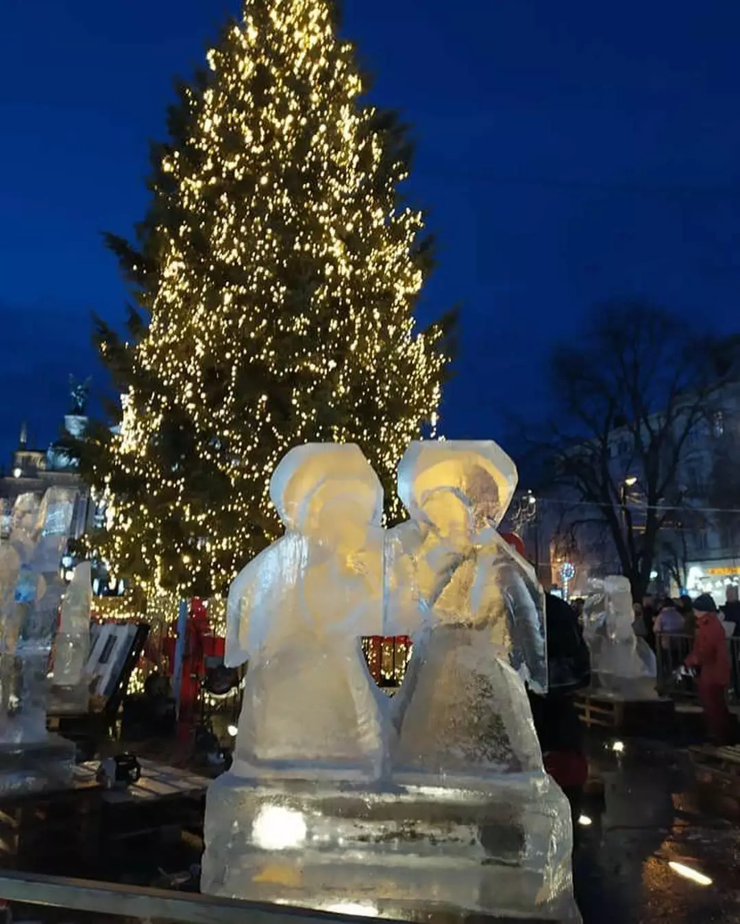 Льодові скульптури у Львові
