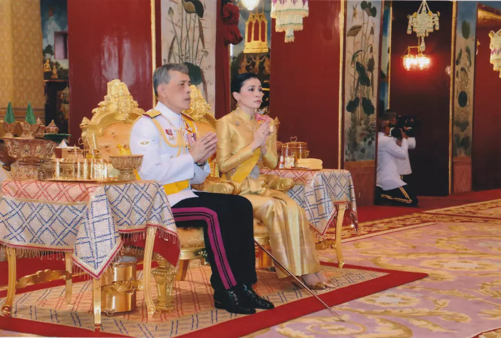 Король Маха Вачиралонгкорн и королева Сутхида Вачиралонгкорн