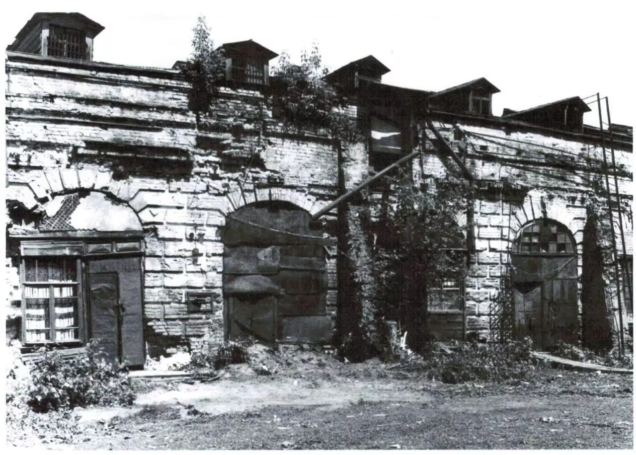 Старый Гостиный двор был превращен в руины
