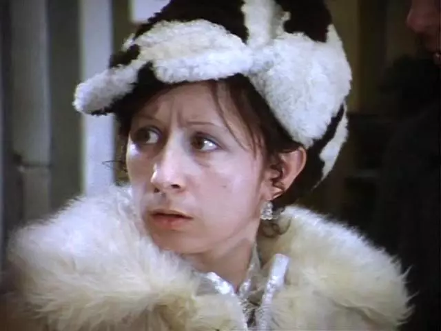 Лія Ахеджакова у фільмі "Іронія долі, або З легким паром!"