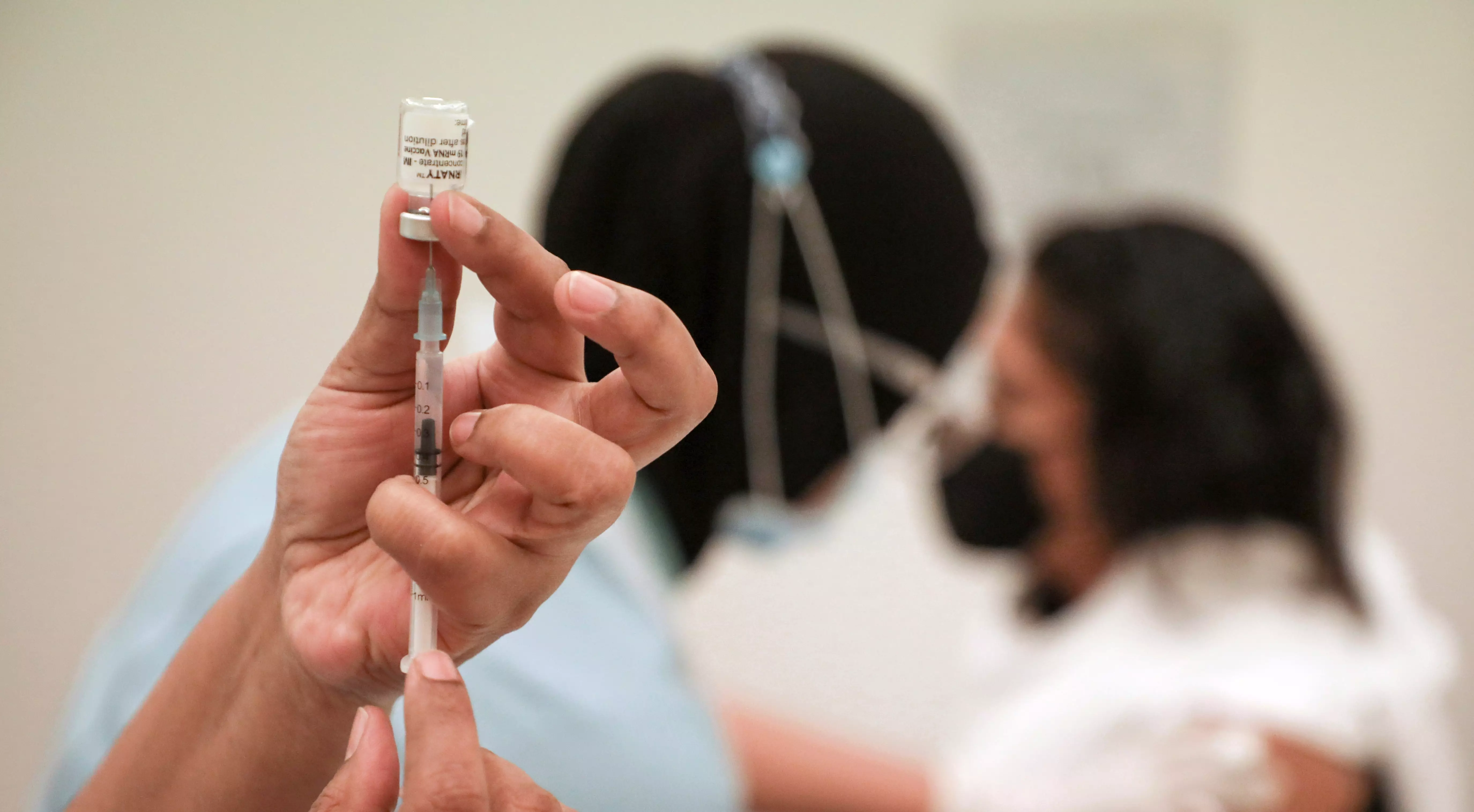 Вакцинация от коронавируса. Фото: REUTERS/Lim Huey Teng