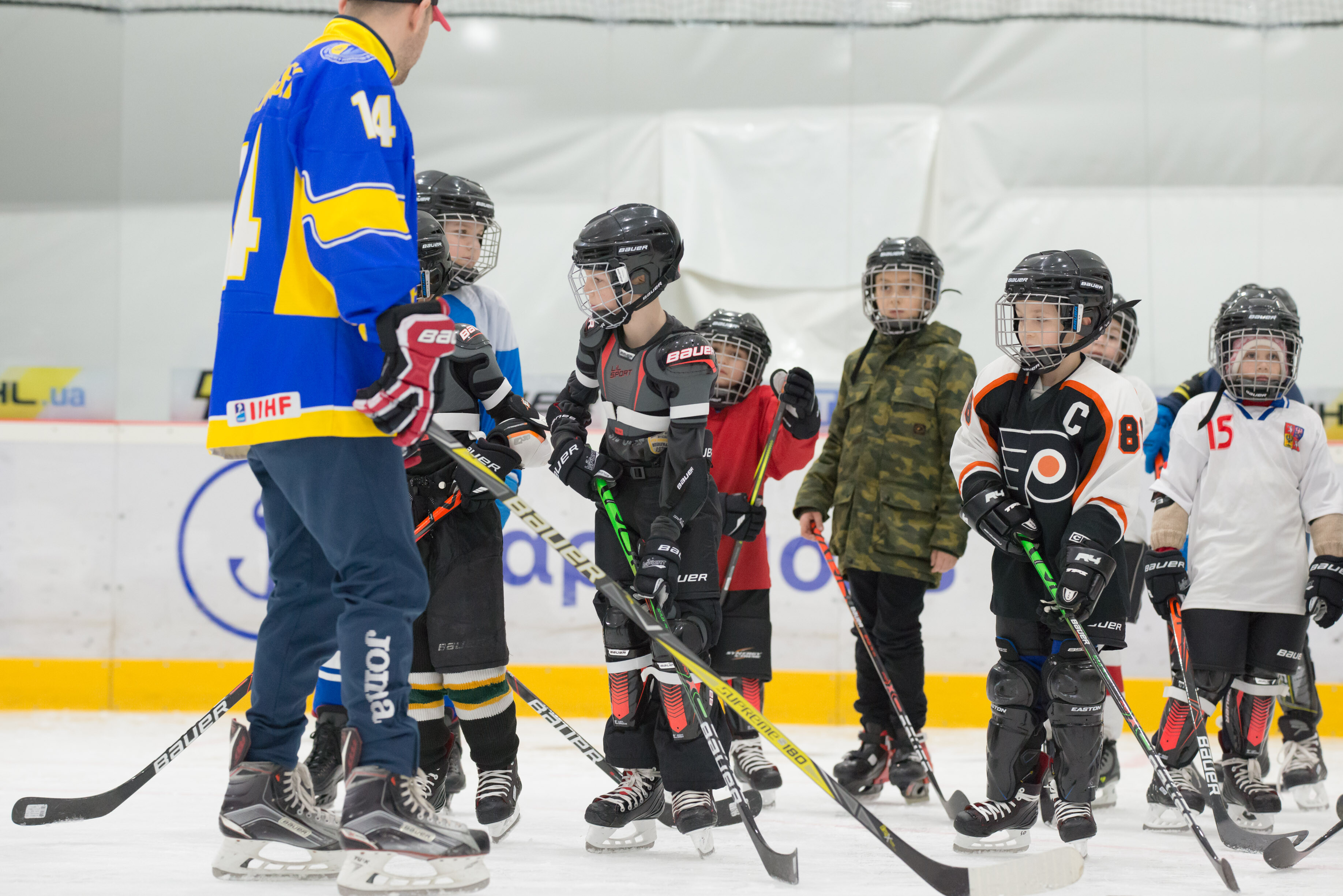 	Звезды украинского хоккея провели мастер-класс для детей в Мариуполе