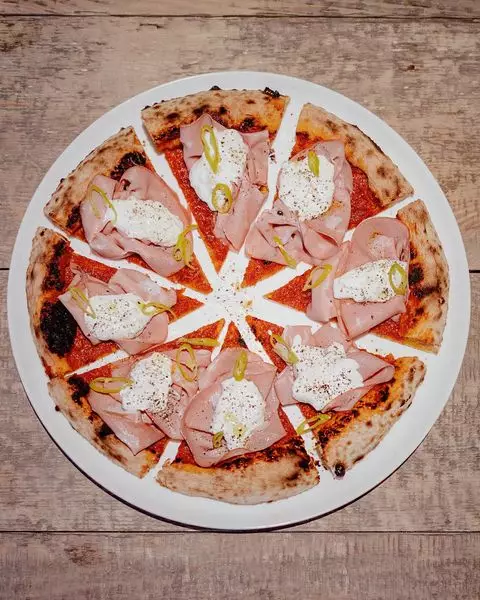Пицца в Moderna Pizza