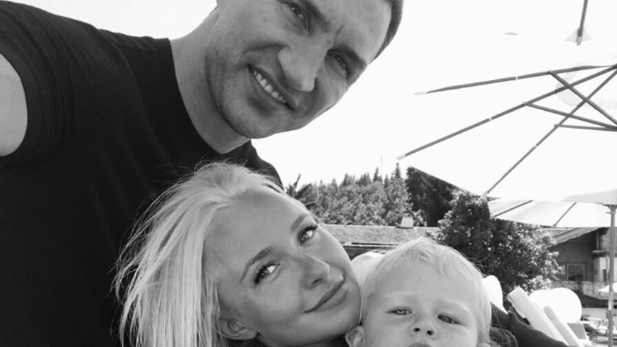 	На кого похожа дочь Владимира Кличко: сравниваем с детским фото его бывшей невесты