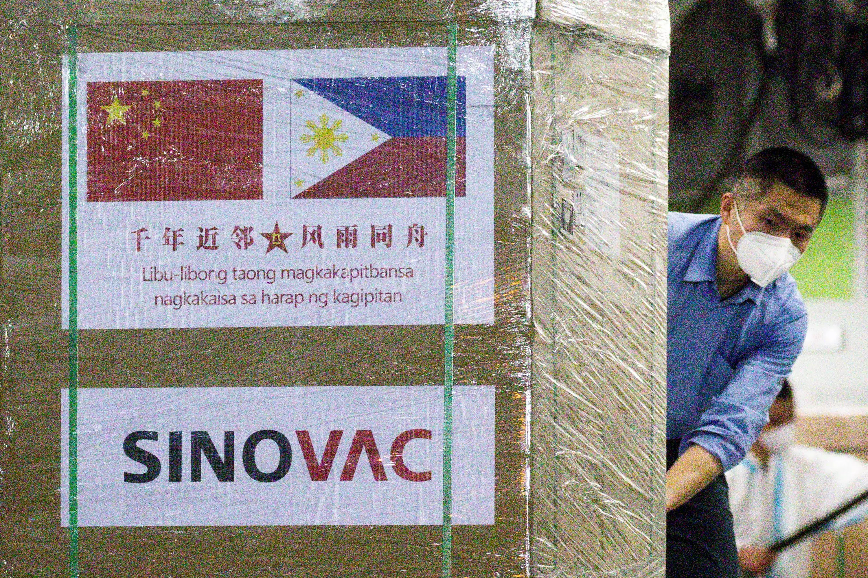 Китайская вакцина CoronaVac Sinovac лежит на украинских складах – сопроводительные документы на нее отсутствуют