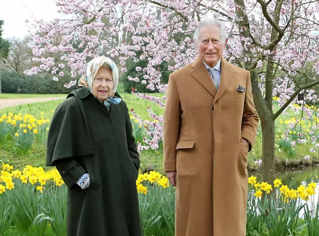 Єлизавета II і принц Чарльз